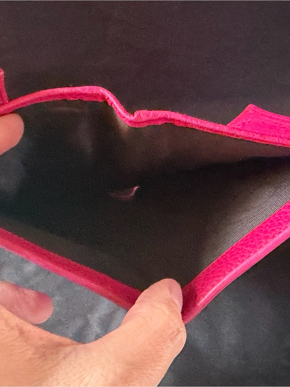 Gucci Trifold Leather Wallet - Picture 15 of 15